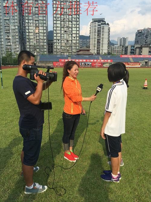 从踢瓶盖到球队队长 走进陕西女队张静的故事 从踢瓶盖到球队队长 走进陕西女队张静的故事