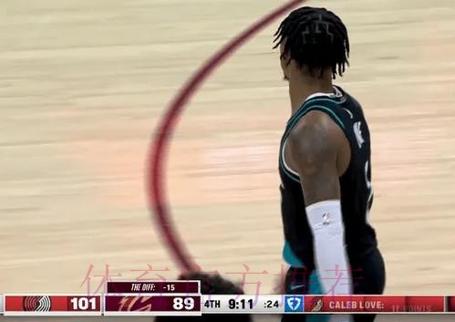 乐福控球发动反击 弧顶撤步三分得手 乐福控球发动反击 弧顶撤步三分得手